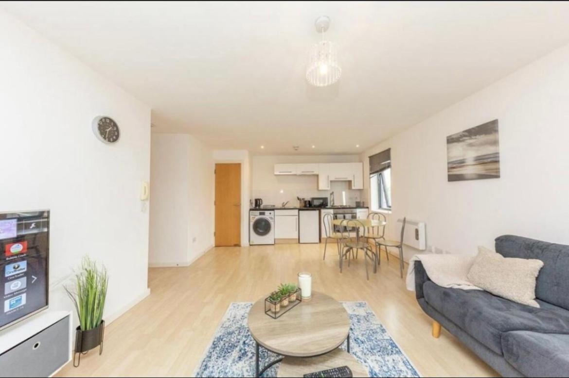Novanest Salford Apartment Manchester Exterior photo