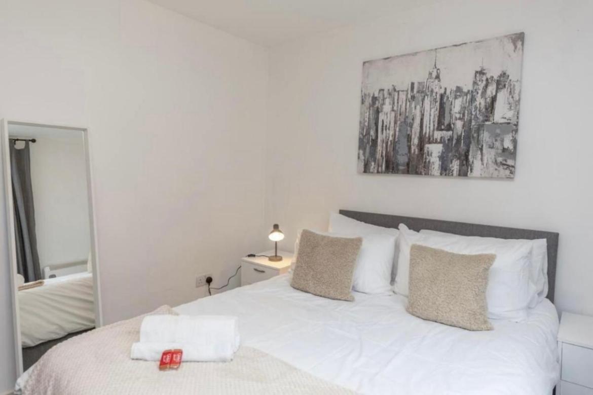 Novanest Salford Apartment Manchester Exterior photo